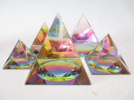 Crystal pyramide colored 8x8