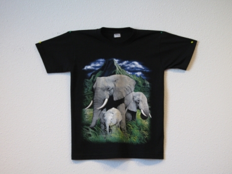 T-shirt with 3 elephants