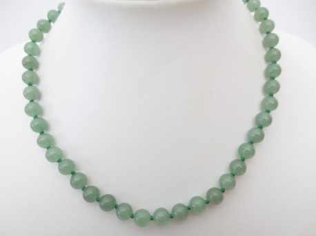 0,8cm stone beads necklace jade