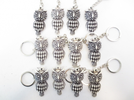 Polystone owl keychain set of 12 white