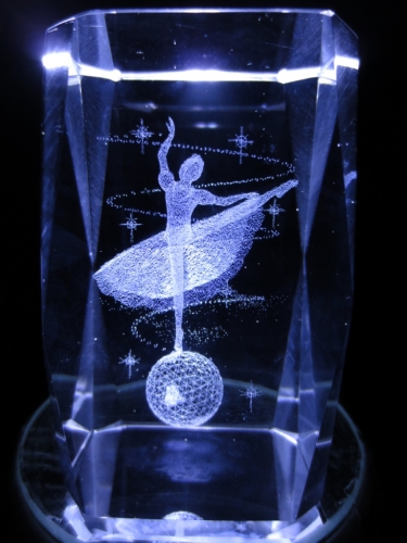 3D laserblok with Ballerina on world