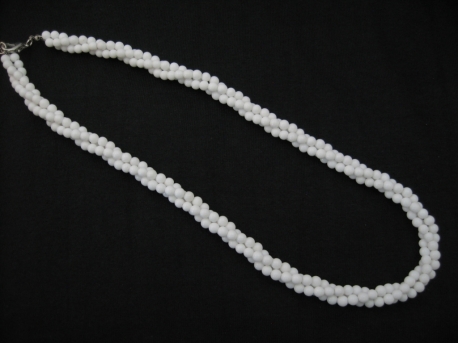 stone necklace 3 layer howlite white